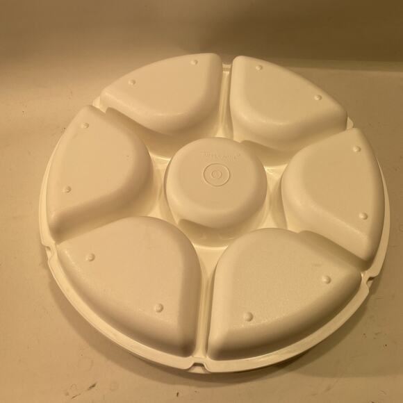 Tupperware 6 Divided Veggie/Fruit Tray #1666/5 Dip Serving Dip Bowl White - Picture 5 of 7